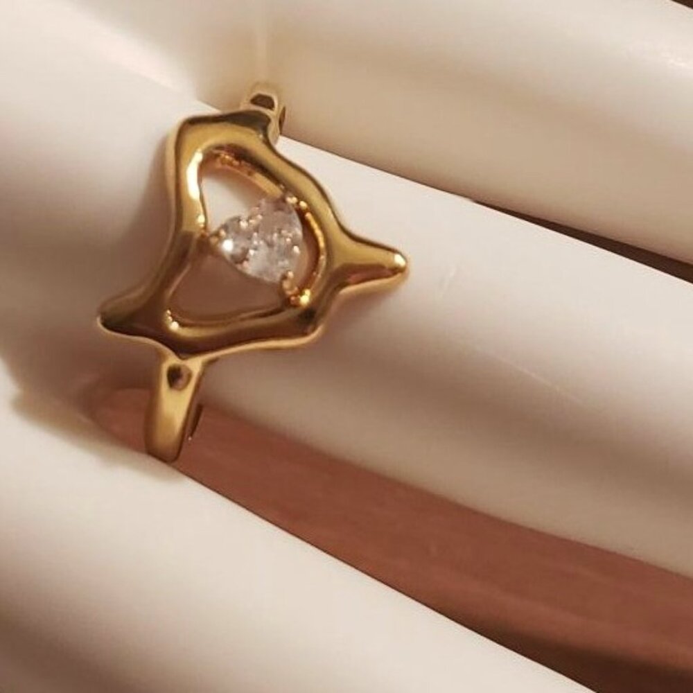 NWT Gold Heart Shaped Ring Cubic Zirconia Stone Sizeable Stainless Steel